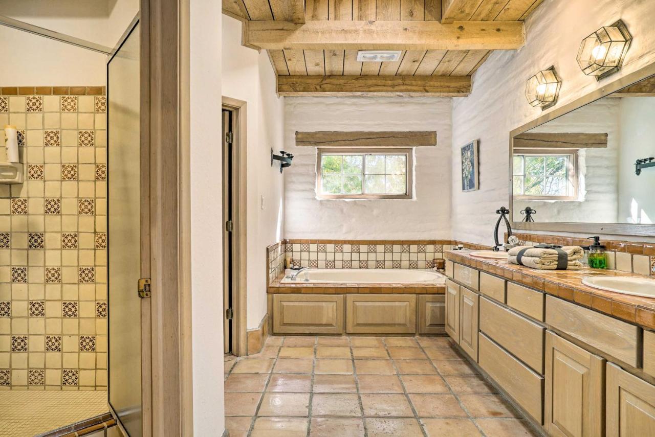 Las Cruces Home La Casa Blanca With Courtyard Ngoại thất bức ảnh